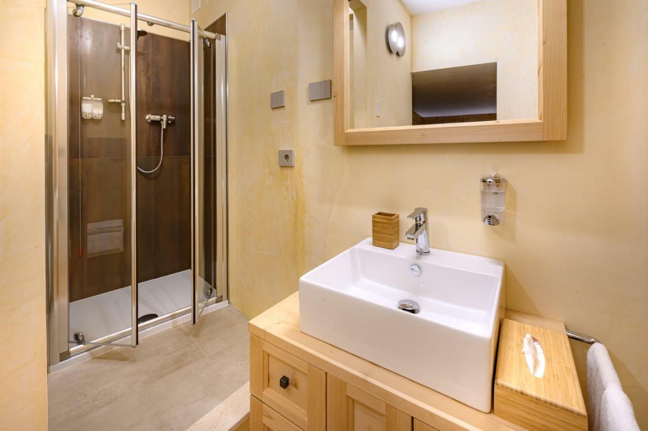 B&B Antica Residenza Centro Storico ตีราโน ภายนอก รูปภาพ